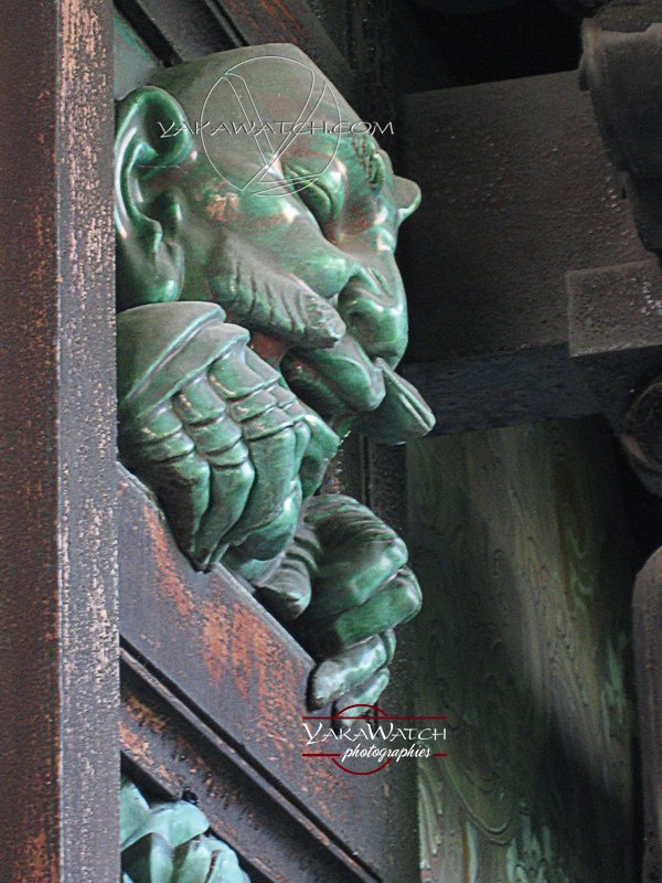 pagode-detail-visage-architecture-photo-yakawatch-06