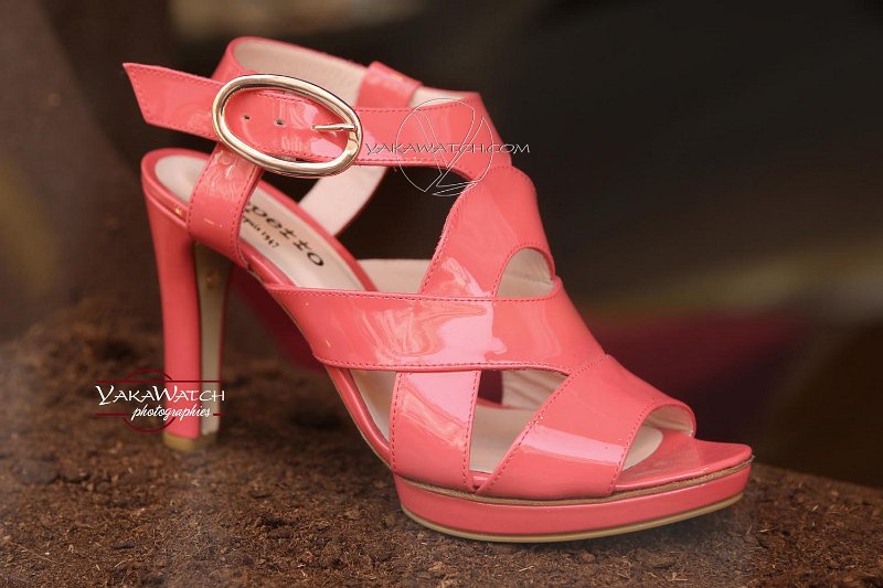 repetto-chaussure-femme-vitrine-0262-editorial-photo-yakawatch