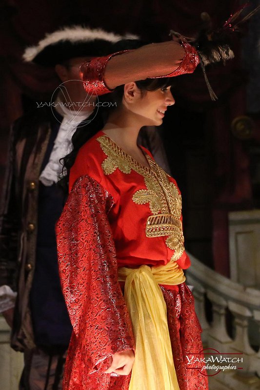 Costume de Pascale Breyne sur la scène du Bourgeois Gentihomme au château de Groussay