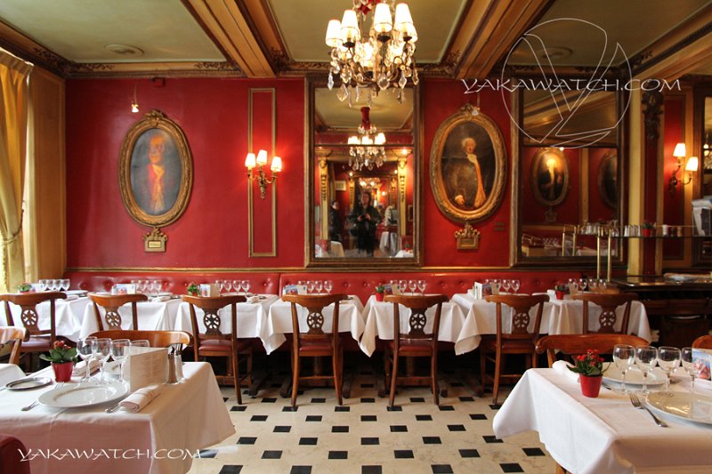 Salle de restaurant au Procope, Paris.