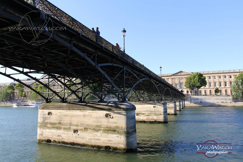 paris-pont-des-arts-seine-yakawatch-3385-Csrw9